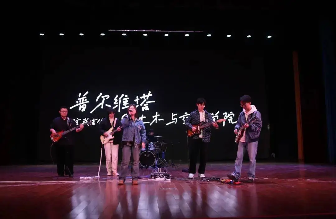 带音乐的洒水车视频_洒水车视频音乐_视频洒水车音乐带字幕