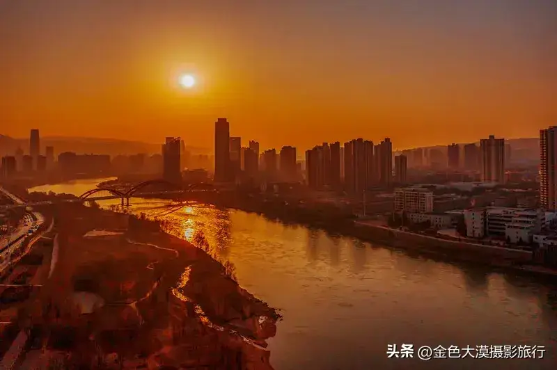 探险神迹：勇闯未知世界，挑战怪兽，结交伙伴，神神探苍游戏全景揭秘