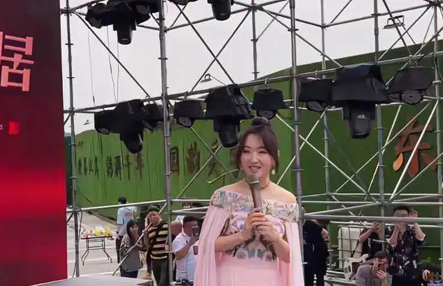 杨钰莹演唱会毛宁助唱_毛宁杨钰莹北京演唱会_杨钰莹毛宁再聚首
