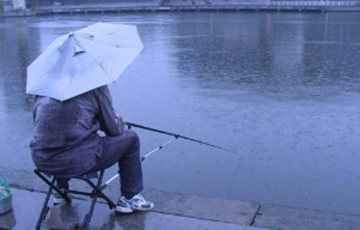 连续下雨钓底还是钓浮_钓鱼下雨连续好不好钓_连续下雨好钓鱼吗