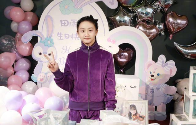 儿童口红造型化妆箱的图片_口红样子的儿童化妆盒_小学生化妆口红