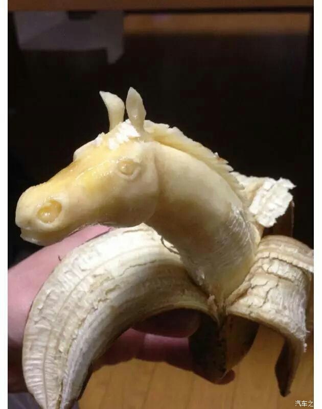 有猴子吃香蕉_小猴子qiche吃香蕉_小猴子吃香焦