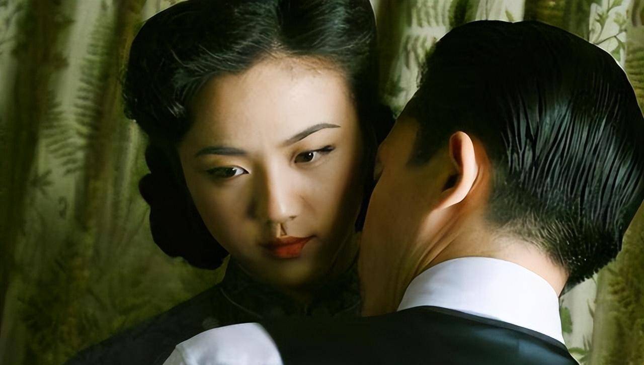 偷看美女胸_偷看美女胸_偷看美女胸