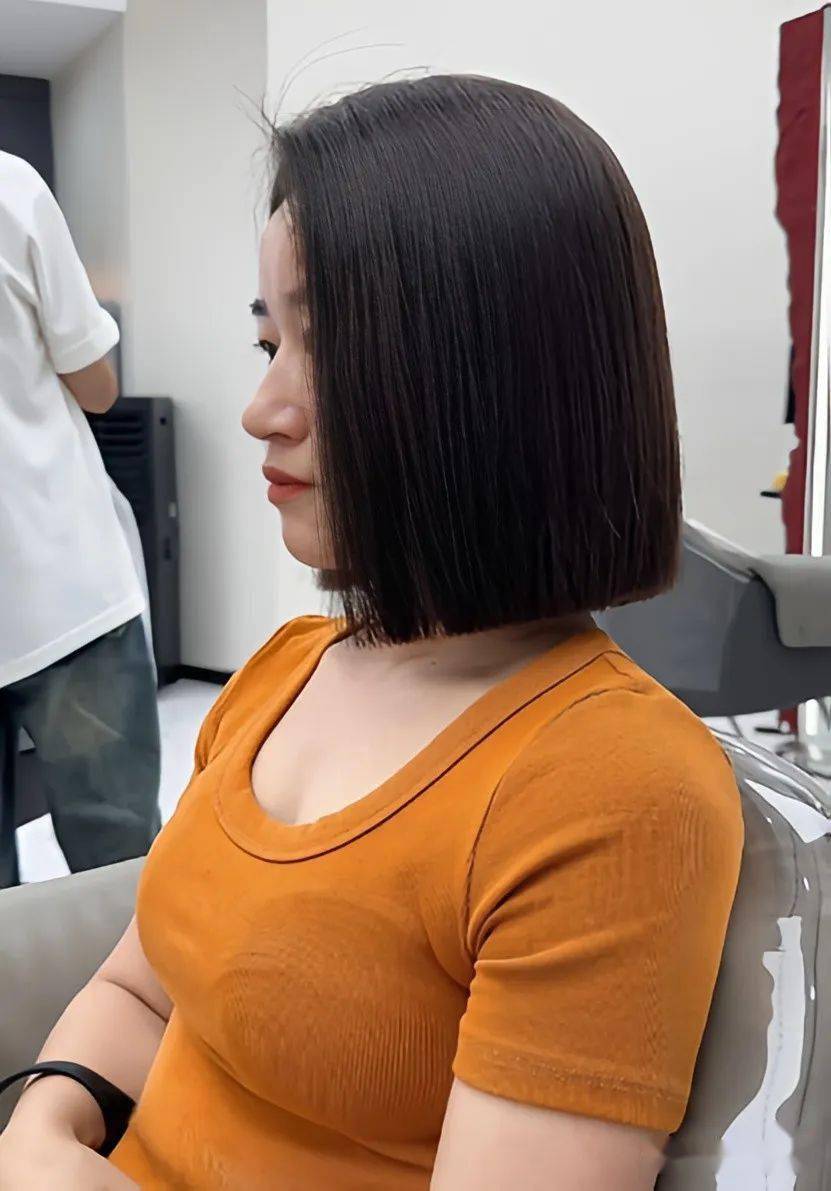 适合礼服的短发造型_晚礼服搭配短发发型_礼服短发发型图片