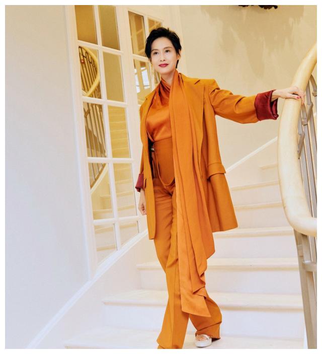 适合礼服的短发造型_礼服短发发型图片_晚礼服搭配短发发型
