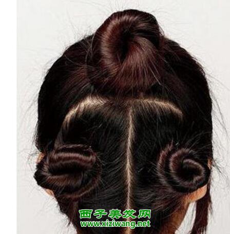 圆头扎头发女孩_特别圆的道姑头扎法_扎圆头发视频教程