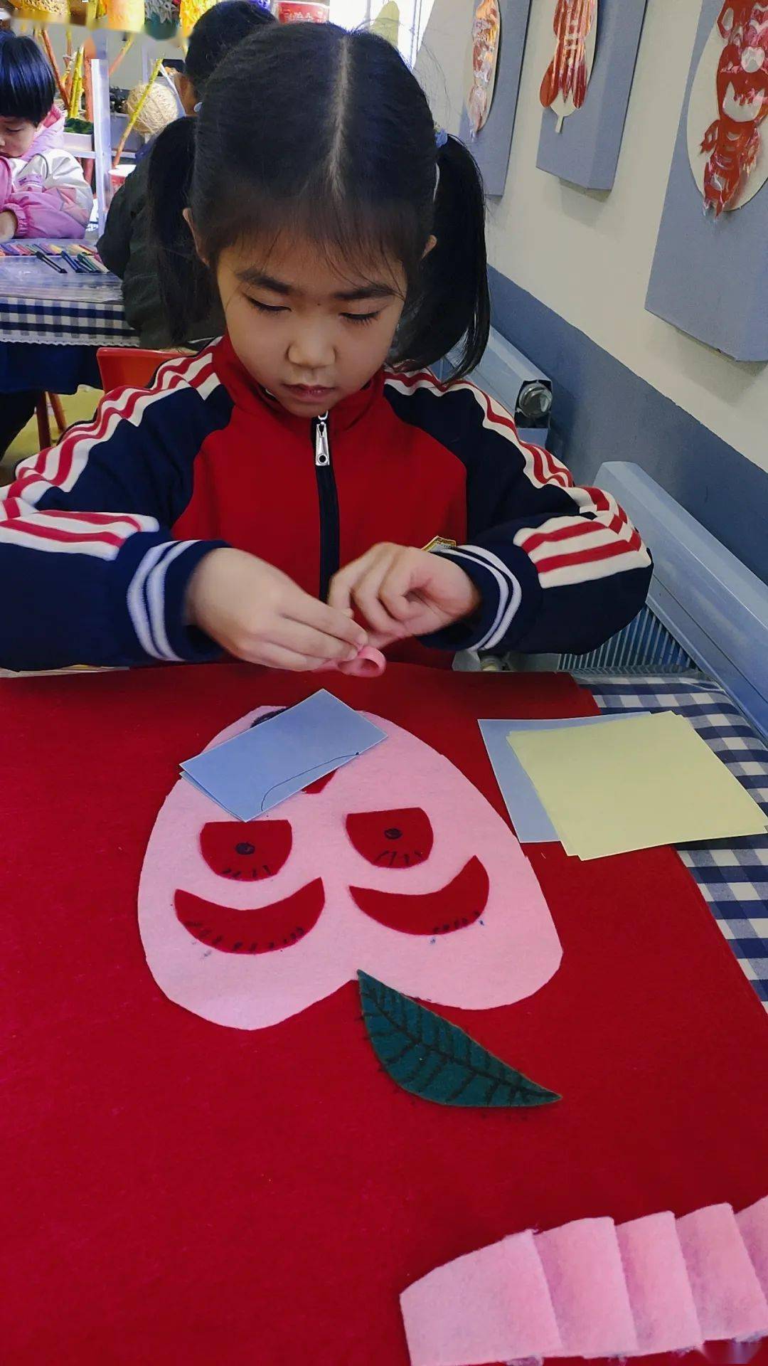 大班区域活动教案-大班区域活动：孩子们的创意天地，助其发展社交与解决问题能力