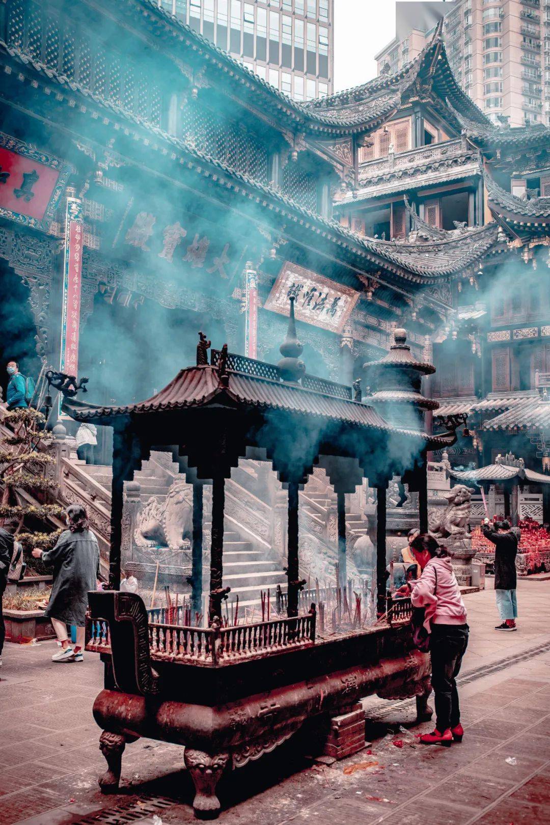 梦见拜神佛滔_梦见求神拜佛_我梦见拜神