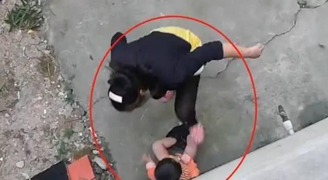 体罚打女生屁屁_体罚打女生光屁屁图片_日本体罚打女生屁屁图片