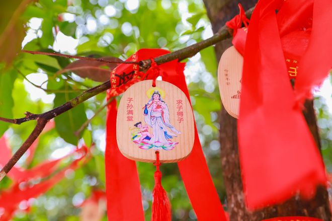 对着手机拜菩萨_手机烧香拜佛_能上香的手机佛堂