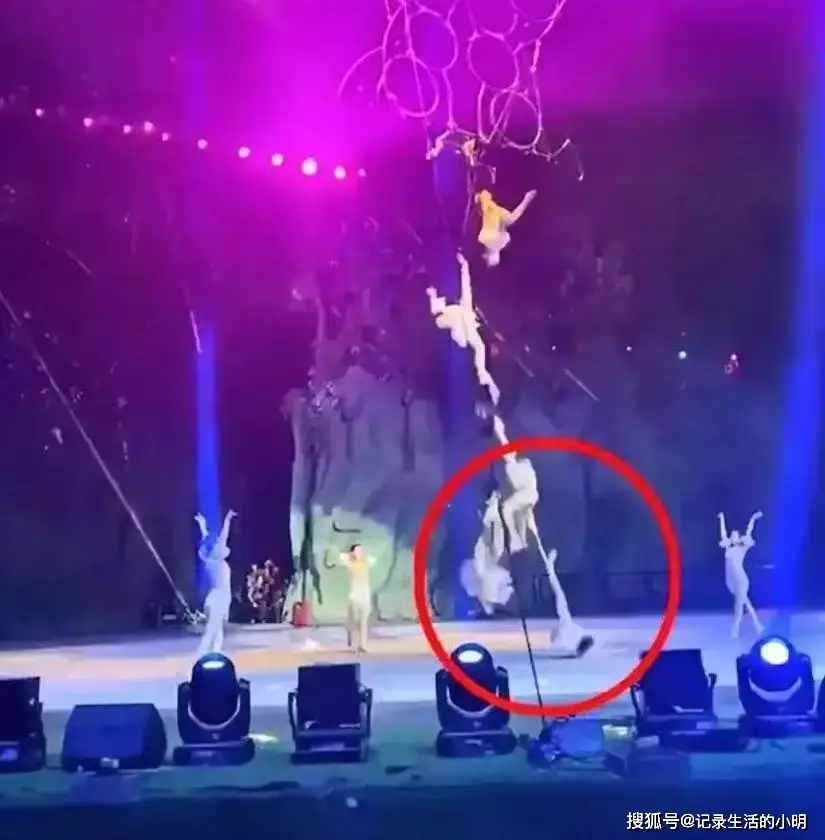 成龙踢馆街机版视频_成龙踢馆秘籍_fc成龙踢馆金手指
